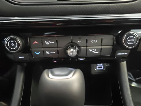 New 2026 Jeep Compass Latitude AWD/4WD image 24