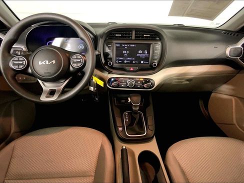 Certified 2025 Kia Soul LX w/ LX Technology Package image 15
