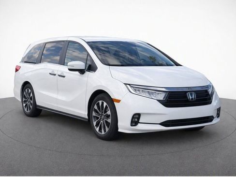 Used 2023 Honda Odyssey EX-L image 3
