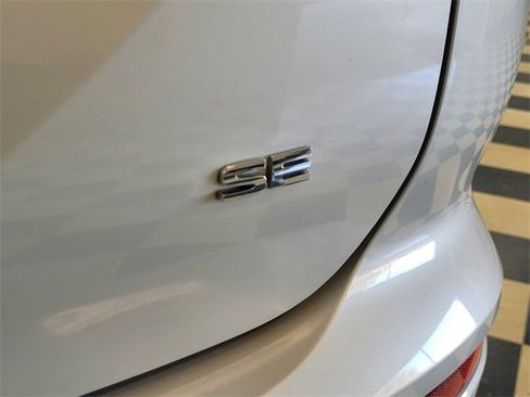 Used 2024 Mitsubishi Outlander SE Black Edition image 11