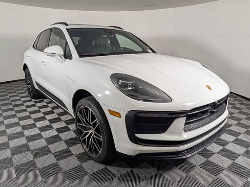 New 2026 Porsche Macan image 9