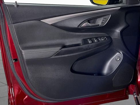 Certified 2025 Buick Envista Avenir FWD image 20