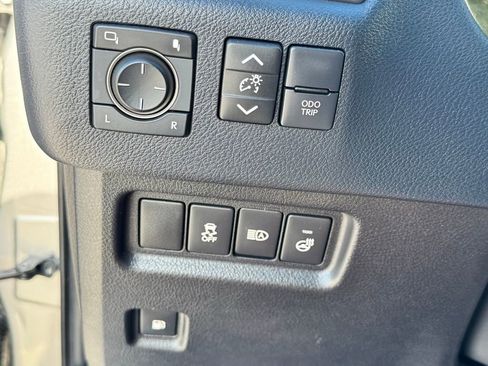 Used 2022 Lexus GX 460 Premium image 36