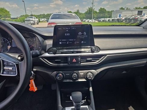 Used 2024 Kia Forte LXS FWD image 8