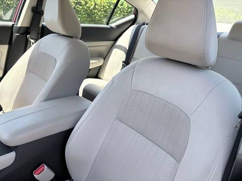 Used 2025 Nissan Altima 2.5 SV FWD image 12