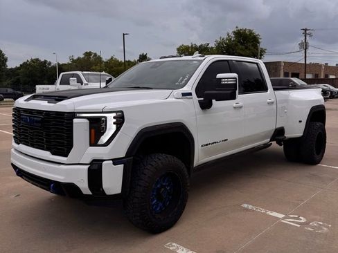 Used 2025 GMC Sierra 3500 Denali w/ Denali Reserve Package AWD/4WD image 3