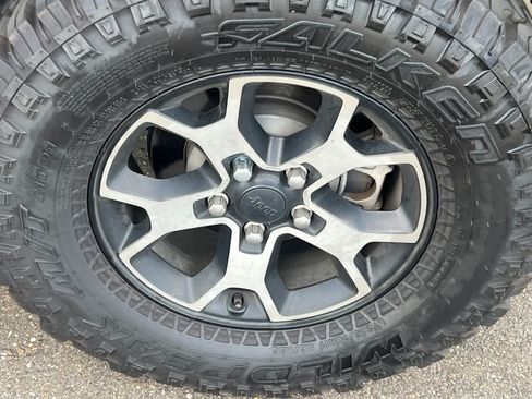 Used 2018 Jeep Wrangler Unlimited Sport AWD/4WD image 21