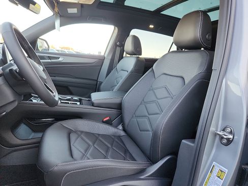 New 2026 Volkswagen Atlas Cross Sport SE image 13