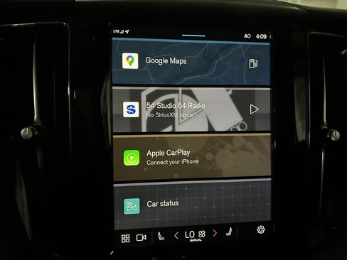 Certified 2025 Volvo XC60 B5 Plus image 26