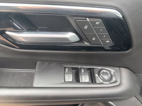 Used 2025 Chevrolet Tahoe LT AWD/4WD image 19
