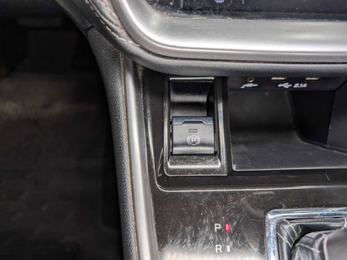 Used 2022 Subaru Outback Premium image 32