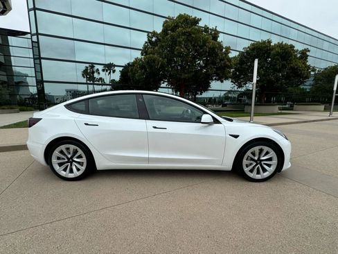 Used 2022 Tesla Model 3 Standard Range image 7