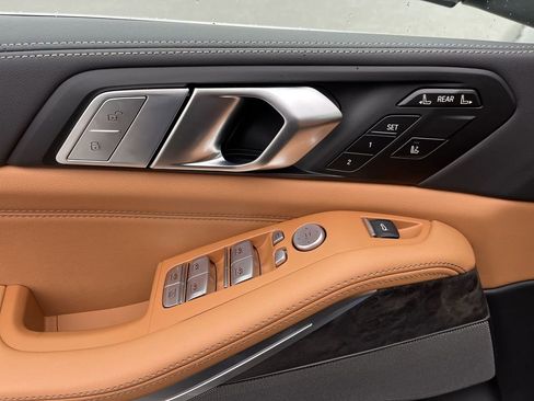 New 2026 BMW X7 xDrive40i w/ Premium Package image 13