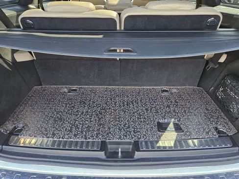 Used 2014 Mercedes-Benz GL 550 4MATIC image 7