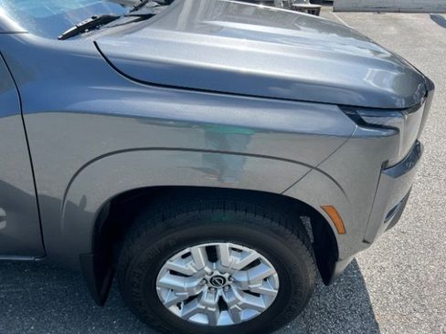 Used 2022 Nissan Frontier SV w/ Technology Package image 4