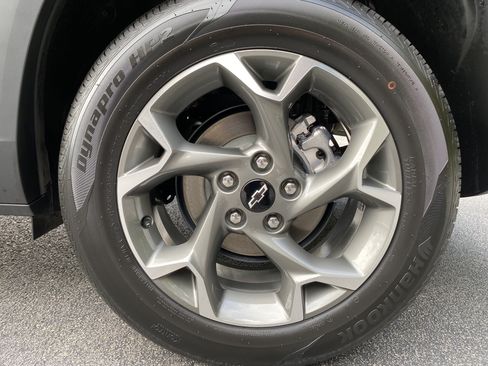 Used 2026 Chevrolet Trax LT w/ Sunroof Package FWD image 41