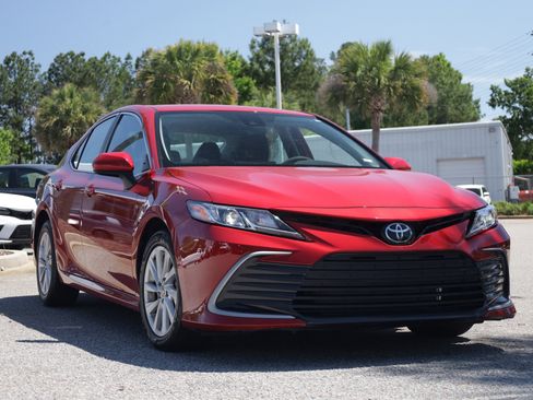 Used 2024 Toyota Camry LE FWD image 7