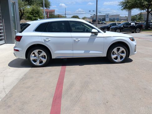 Used 2023 Audi Q5 2.0T Premium Plus w/ Premium Plus Package AWD/4WD image 12