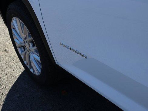 New 2026 GMC Acadia Elevation image 19