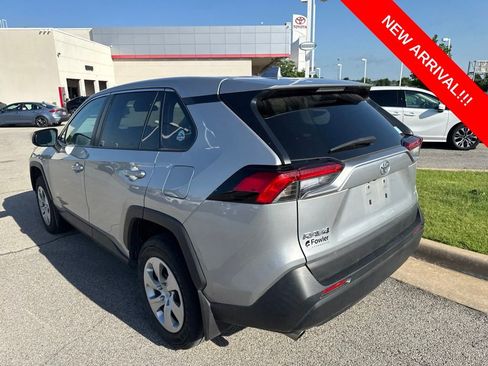 Used 2022 Toyota RAV4 LE AWD/4WD image 6