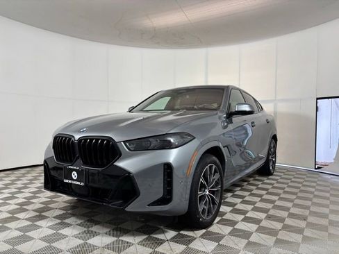 Certified 2024 BMW X6 xDrive40i w/ Premium Package AWD/4WD image 3