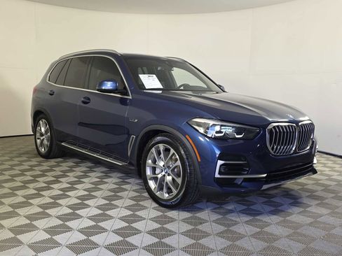 Used 2023 BMW X5 xDrive45e image 2