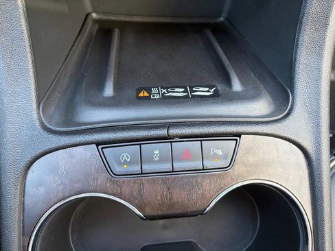 Used 2022 GMC Acadia Denali w/ Denali Ultimate Package AWD/4WD image 17