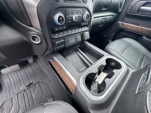 Used 2020 GMC Sierra 1500 Denali w/ Denali Ultimate Package AWD/4WD image 32