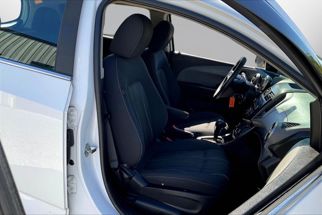 Used 2015 Chevrolet Sonic LT FWD image 27