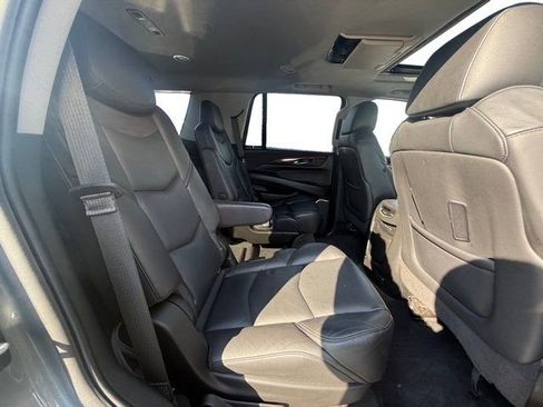 Used 2020 Cadillac Escalade Luxury w/ Escalade Sport Edition image 27