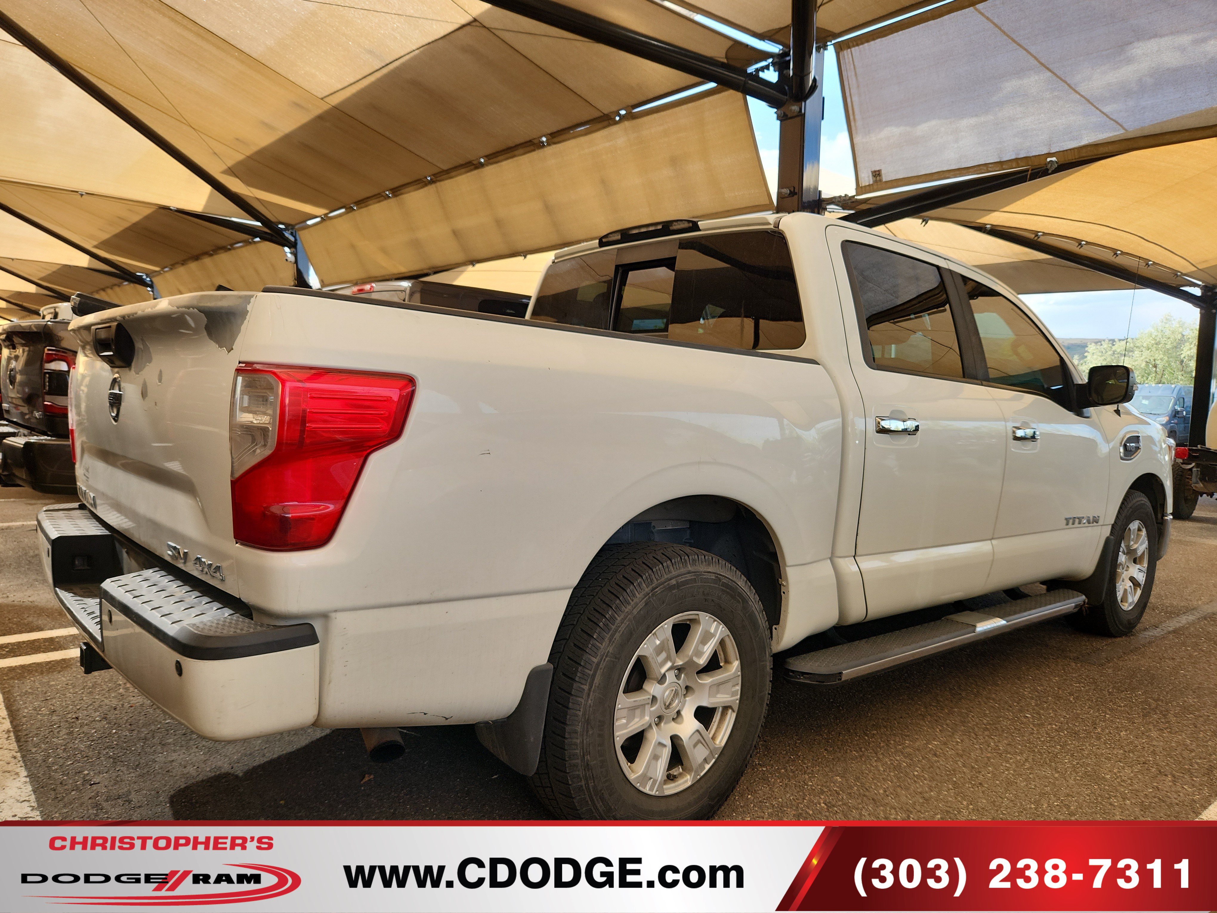 Used 2017 Nissan Titan SV AWD/4WD image 6