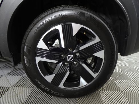 Certified 2025 Nissan Kicks SV image 40