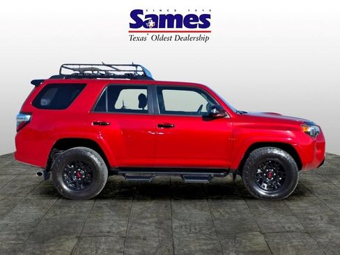 Used 2021 Toyota 4Runner Venture w/ Moonroof Package AWD/4WD image 2
