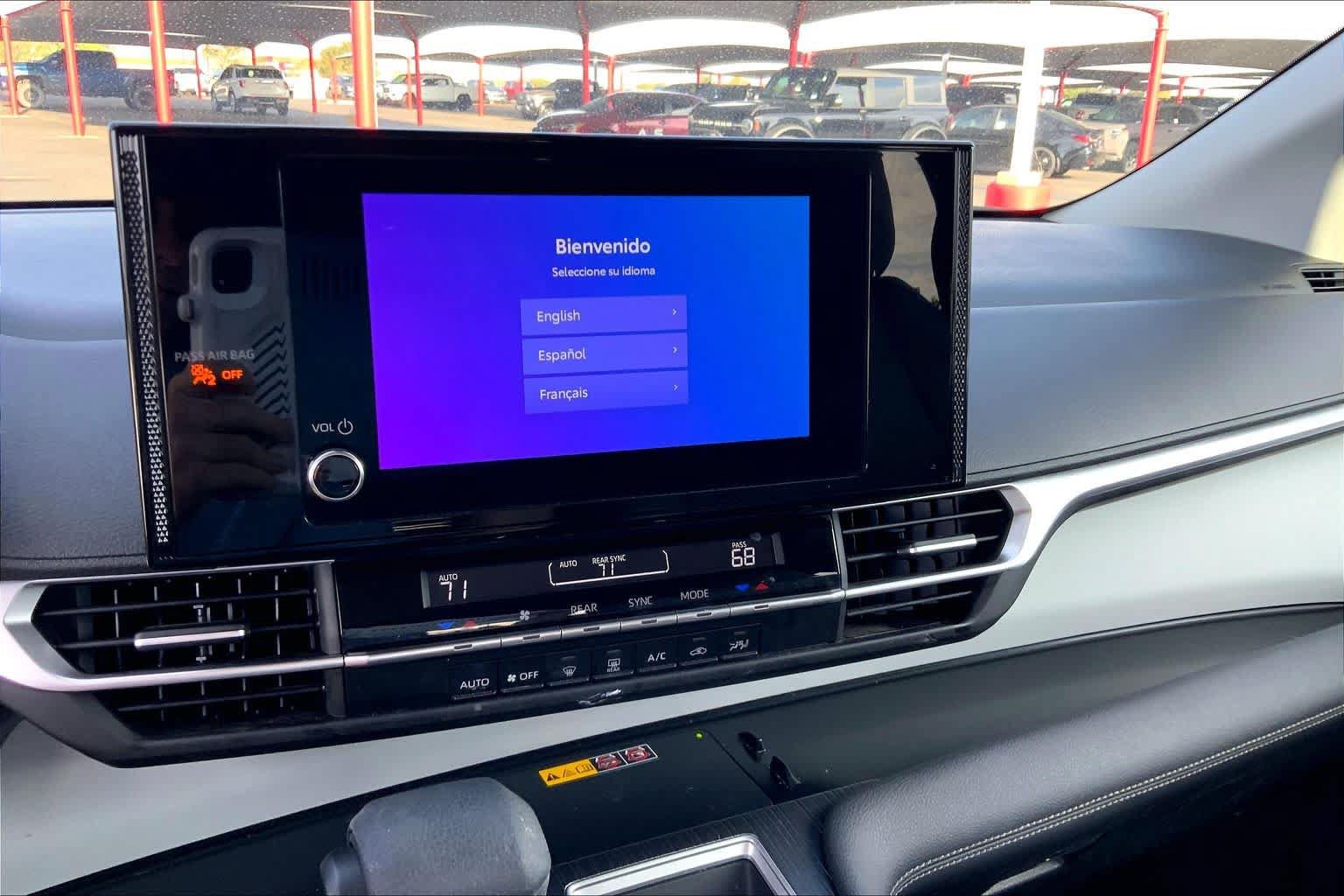 Certified 2025 Toyota Sienna LE w/ LE Plus Package FWD image 34
