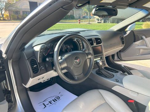 Used 2007 Chevrolet Corvette Convertible w/ Preferred Equipment Group image 29
