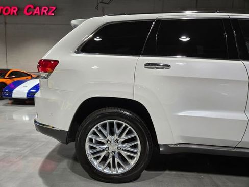 Used 2018 Jeep Grand Cherokee Summit image 12