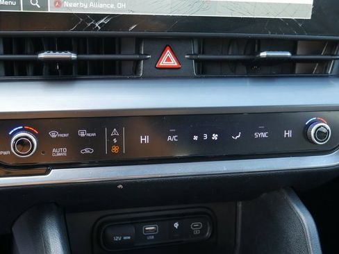 Used 2023 Kia Sportage EX image 21