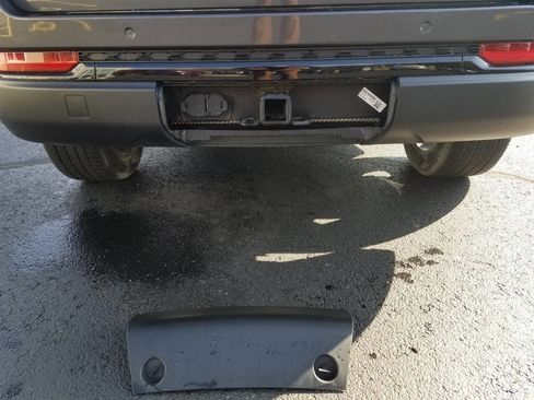 Used 2024 Jeep Grand Cherokee Altitude image 8