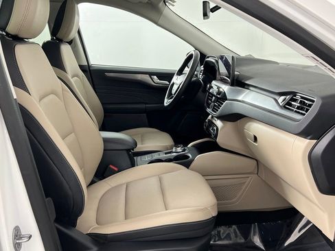 Used 2021 Ford Escape Titanium w/ Class II Trailer Tow Package image 19