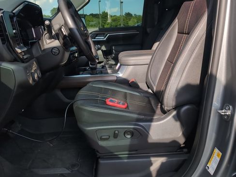 Used 2024 Chevrolet Silverado 1500 High Country AWD/4WD image 9