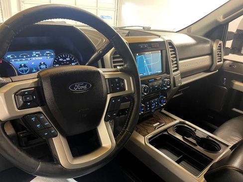 Used 2017 Ford F250 Lariat image 17