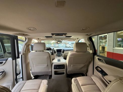 Used 2019 GMC Yukon XL Denali w/ Denali Ultimate Package image 11