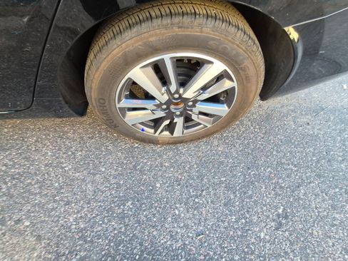 Used 2025 Nissan Versa SV image 12