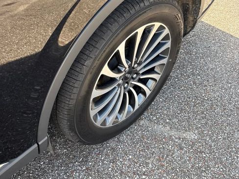 Used 2023 Lincoln Aviator Reserve w/ Elements Package Plus RWD image 3