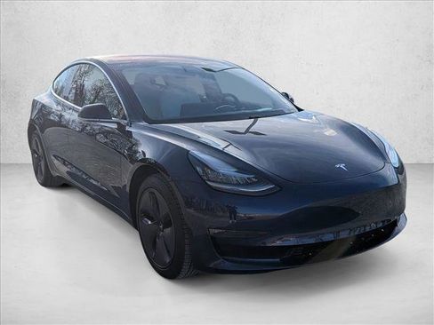 Used 2018 Tesla Model 3 Long Range image 3