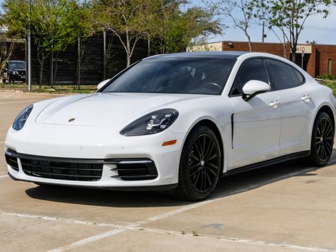 Used 2018 Porsche Panamera 4 image 6