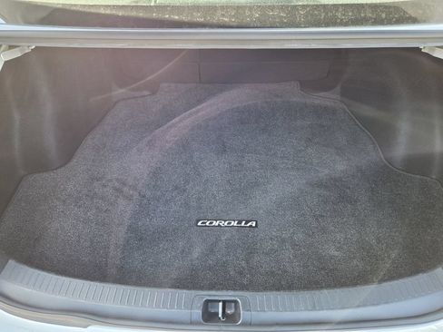 Used 2025 Toyota Corolla LE FWD image 28