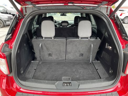 Used 2020 Ford Explorer XLT w/ Equipment Group 202A image 26
