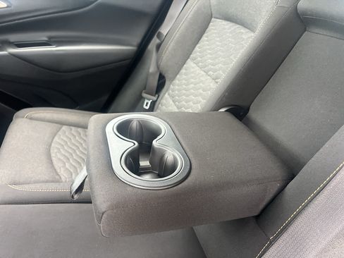 Used 2019 Chevrolet Equinox LT w/ LPO, Cargo Package FWD image 18