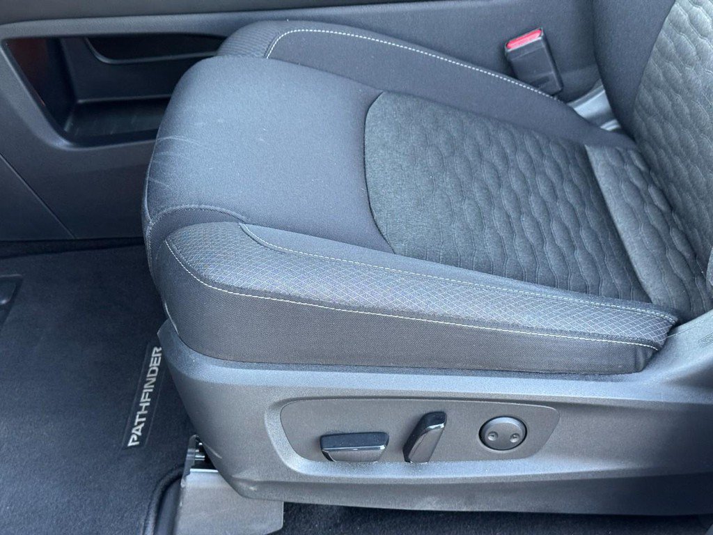 Used 2022 Nissan Pathfinder SV AWD/4WD image 33